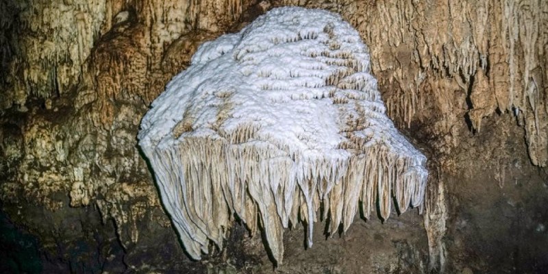 Tenobac Cave